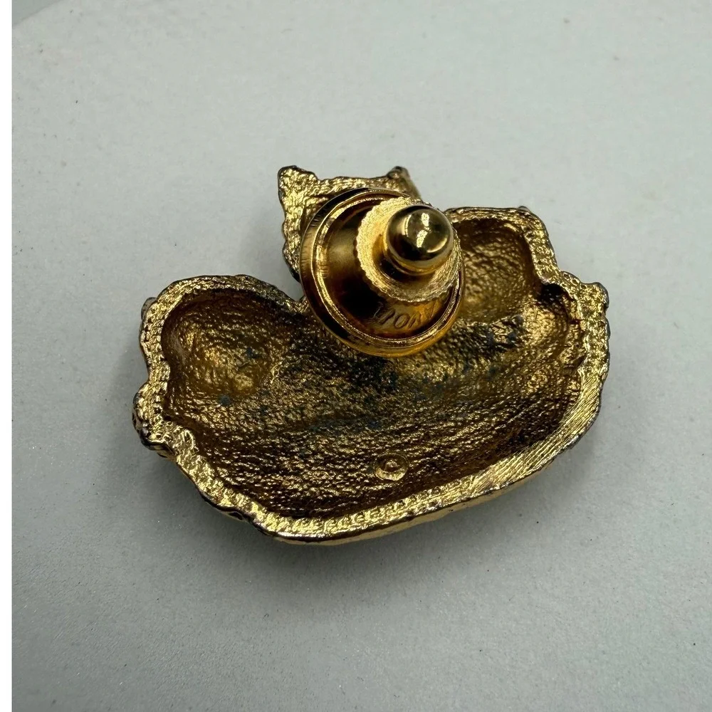 Vintage Kittens in Basket Pin Gold Tone Cat Figural Tie‎ Tack Lapel Hat Pin